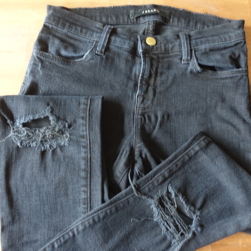 J Brand straight leg distressed torn skinny jeans in black -- size 26